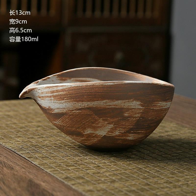 Wooden bowl on a textured surface with dimensions and capacity text overlay